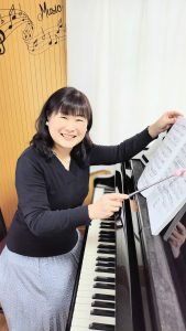 音の魔法と笑顔で心も耳も育てる